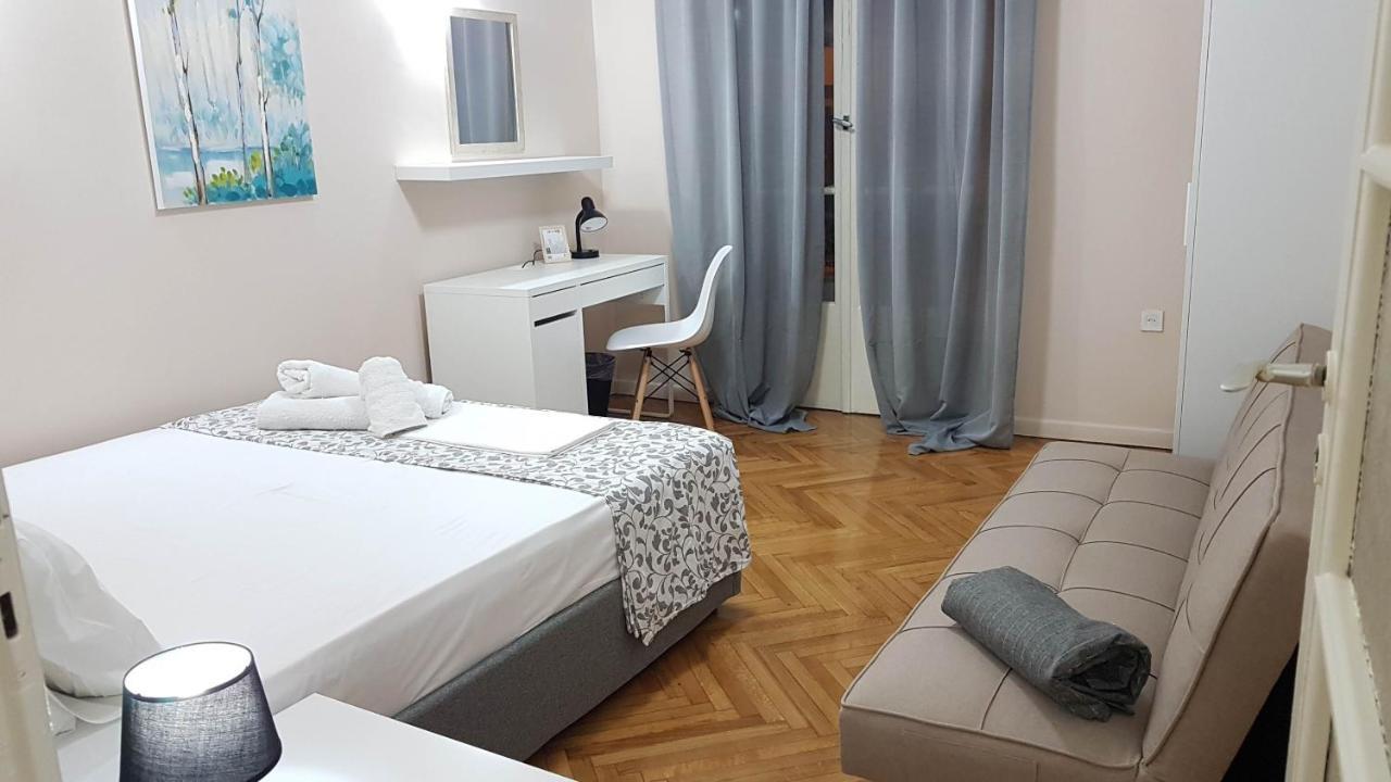Olive Apartment- Athens Center, 4 BD, 1.5 BATH Exterior foto